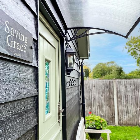Saving Grace With Private Hot Tub Villa Bawdeswell Exteriör bild