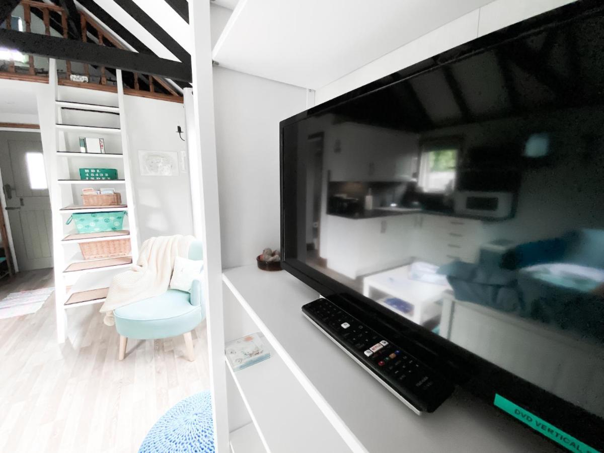 Saving Grace With Private Hot Tub Villa Bawdeswell Exteriör bild